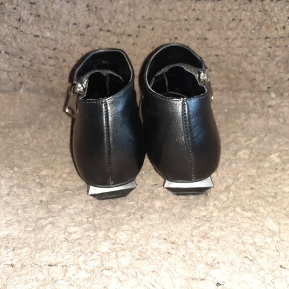 JADYROSE-Geometric Heel-Asymmetrical Zip-Black Leather Booties-Sz 7-Excellent - Picture 6 of 8